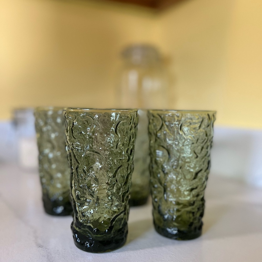 Set of 4 Lido Crinkle Glasses. Retro green.